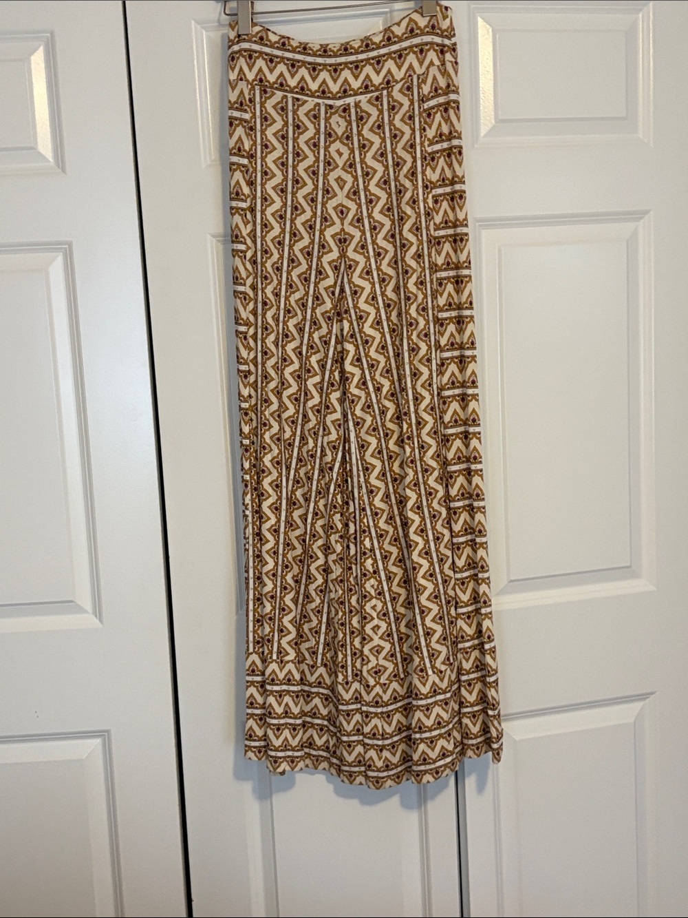 FARM Rio Cream Wide Leg Pants with Gold & Red Accents - Picture 4 of 8